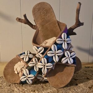 Figue Cowrie Nilu Shell Flat Sandals Size 9 Like New Condition